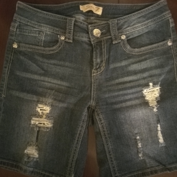 7 Seven denim Distressed Shorts size 8 - Picture 1 of 3